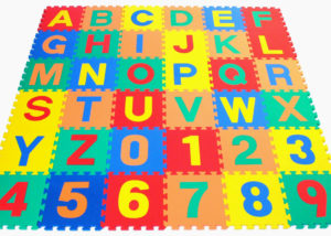 Interlocking mat with Alphabet_and_numbers